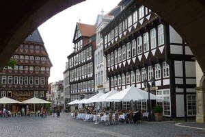 Torget i Hildesheim med Hotel Van der Valk