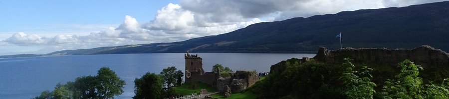 Urquhart Castle m/ Loch Ness