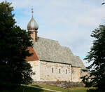 Dønnes kirke (WikiCommons: Mahlum, Public Domain)