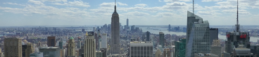 Lower Manhattan med Empire State Building, sett fra Top of the Rock, Rockefeller Centre
