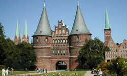 Holstentor, Lübeck, (WikiCommons deJorges GPL)